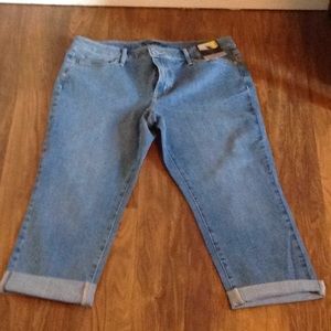 Simply Vera mid rise Capri